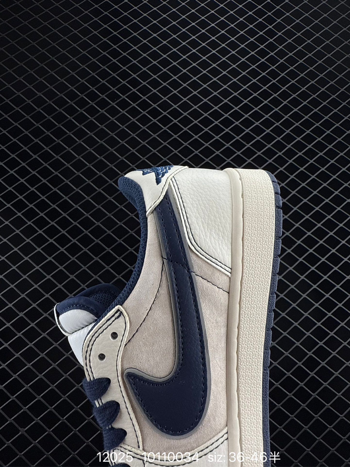 Travis Scott x Air Jordan 1 ” Reverse Mocha “